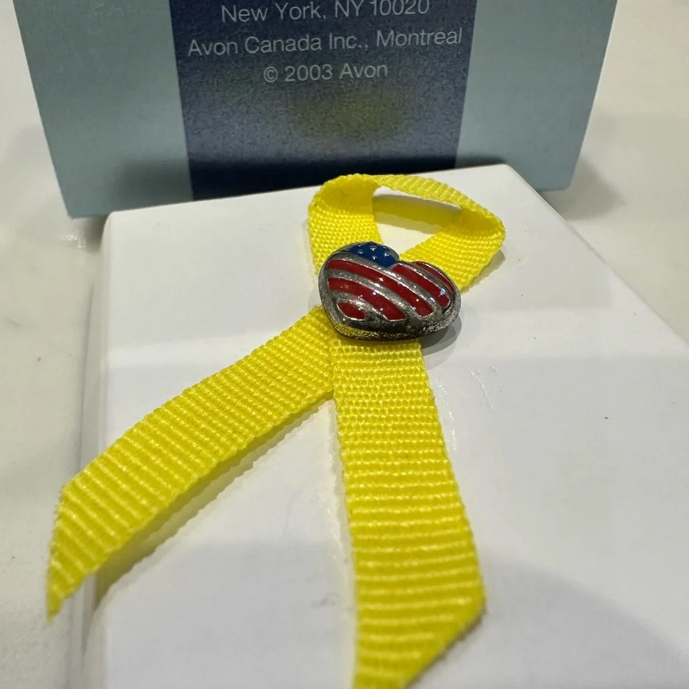 THE YELLOW RIBBON PIN - Picture 10 of 11